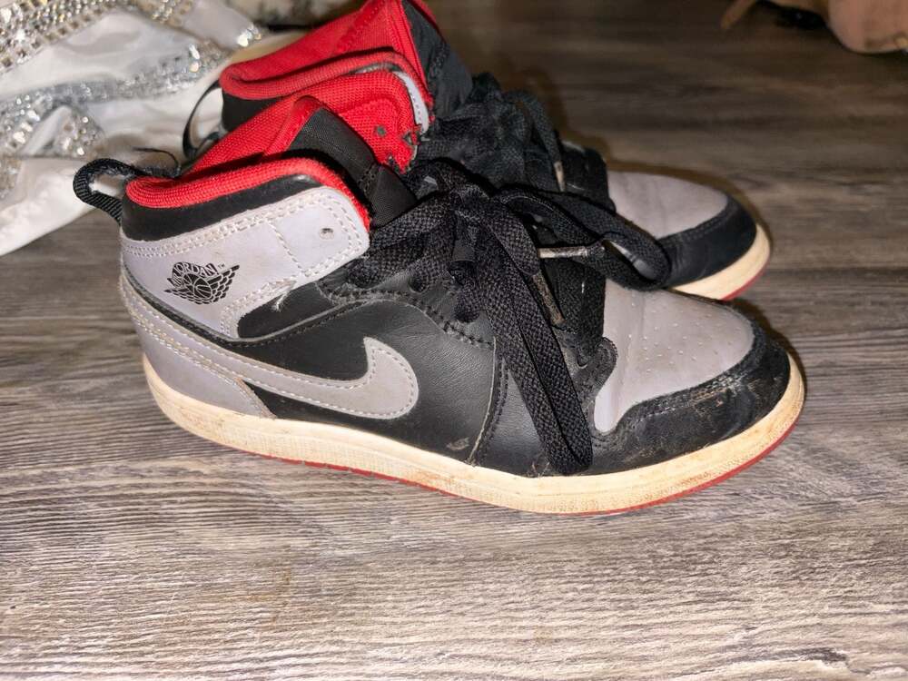 Nike Air Jordan 1 Mid Shoes Youth Size 3Y Bred Shadow Sneakers DQ8424-006